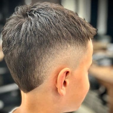 Frischer Haarschnitt im Main Barbershop